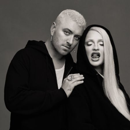 Kim Petras and Sam Smith took a picture for the cover of their single UnHoly.